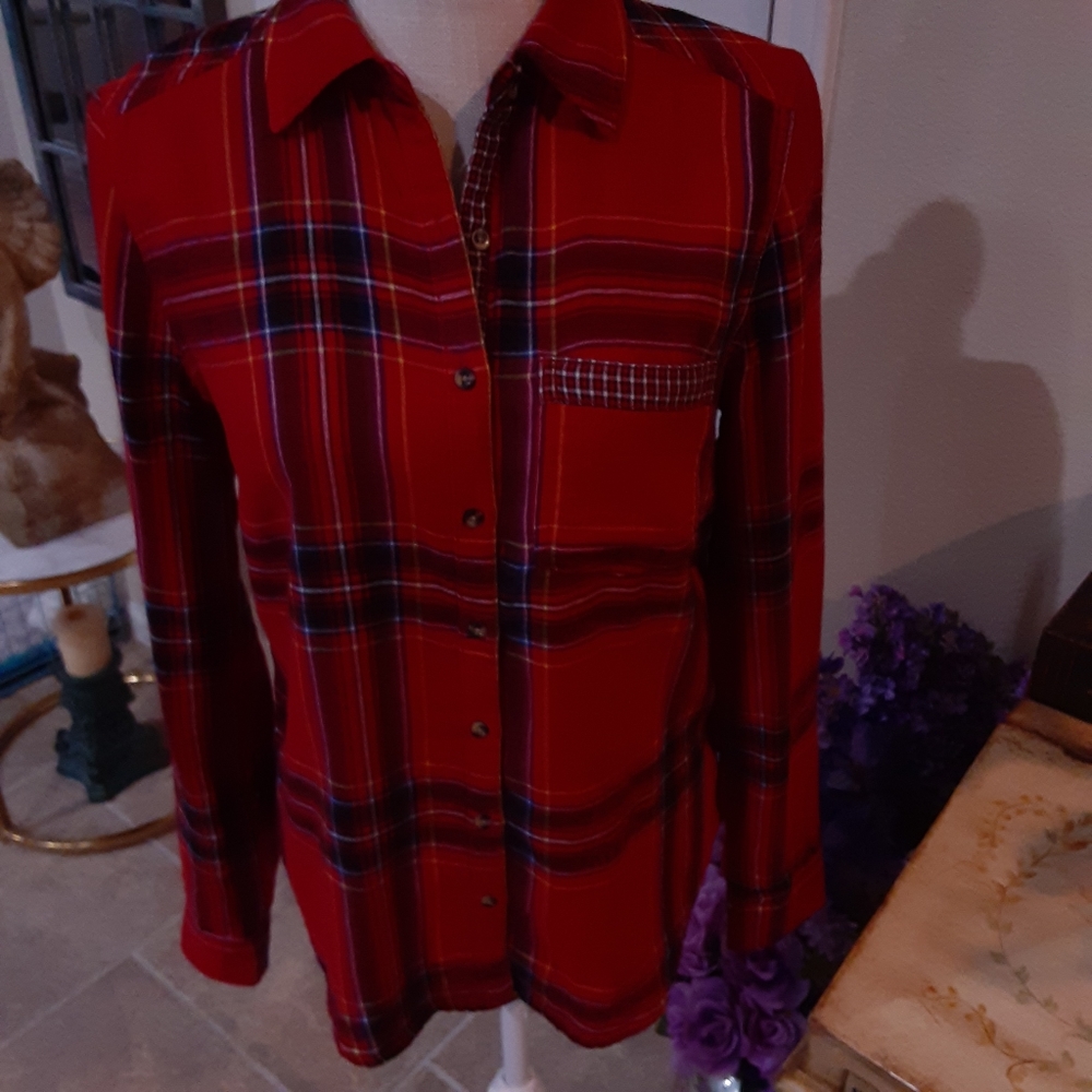 maunces Red Contrasting Plaids Button Up Shirt XS Cotton Rayon Blend